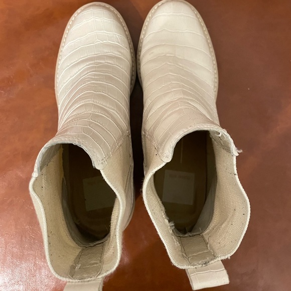 Dolce Vita Haddie Wedge Chelsea Boot Snakeskin White - Picture 7 of 8